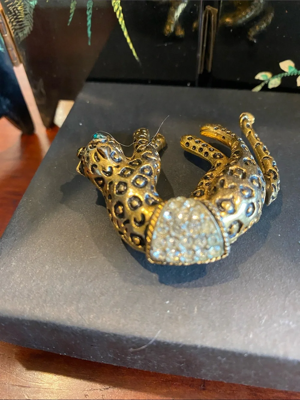 FlorenzA Gold-Tone Leopard Brooch with Green Stone Eyes. Articulated Tail.